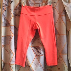 Coral Lululemon Crop Tights/Leggings